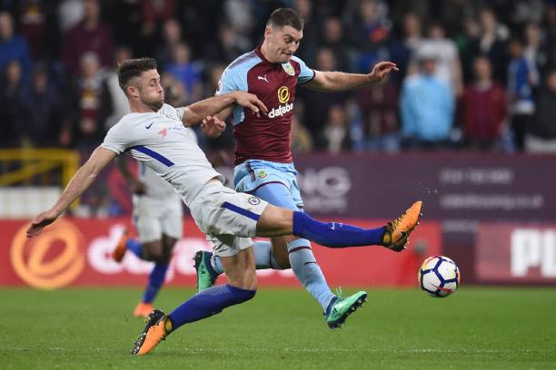 通过边路传 通过边路传